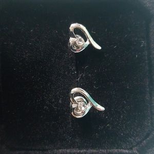 Heart stud earrings